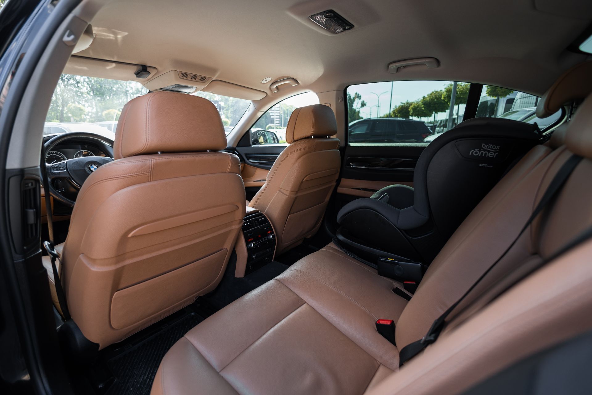 BMW 7 xDrive thumbnail 19