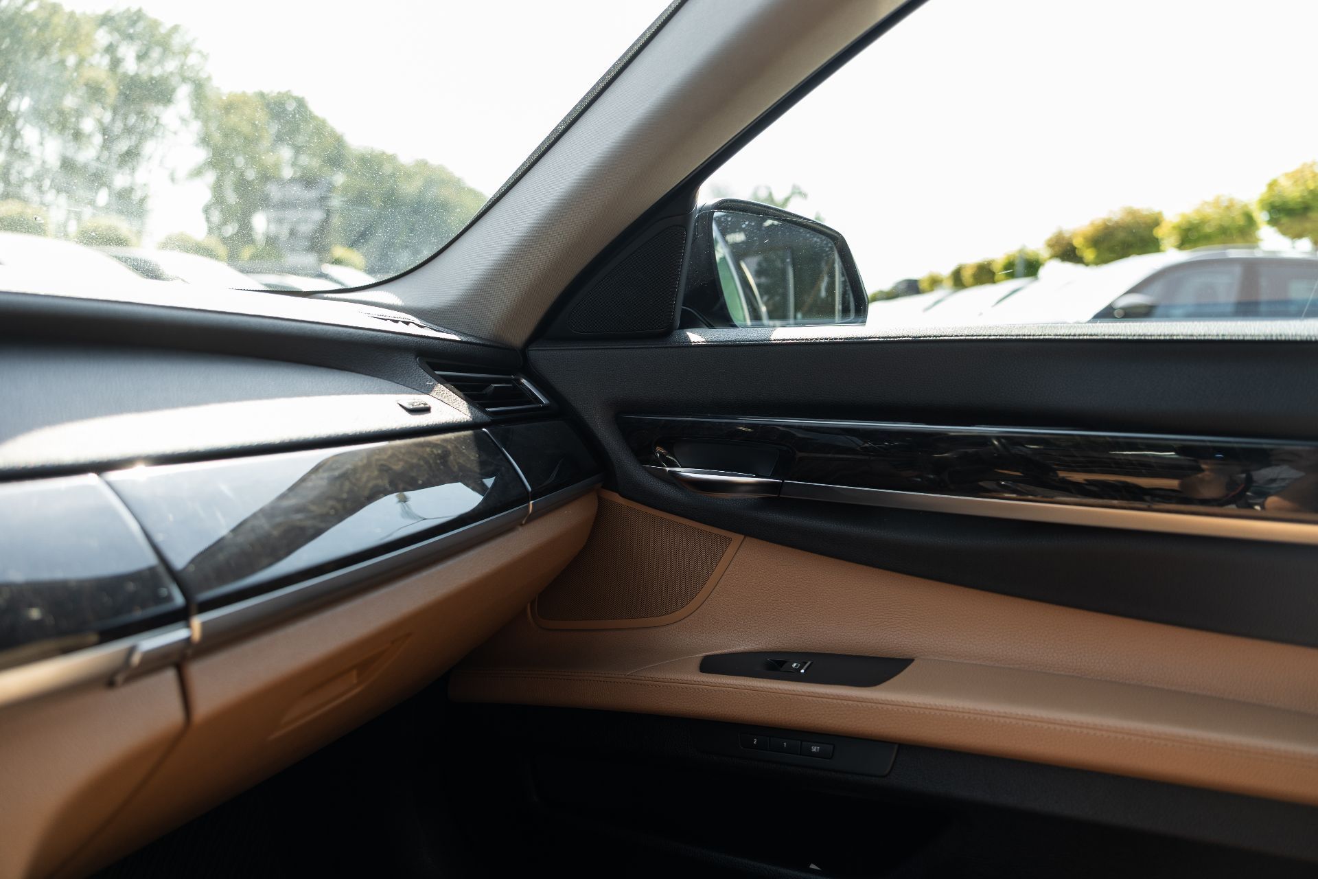BMW 7 xDrive thumbnail 24