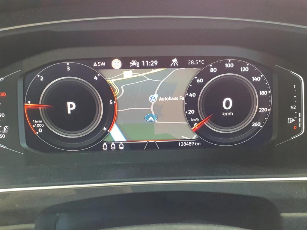VOLKSWAGEN TIGUAN thumbnail 10