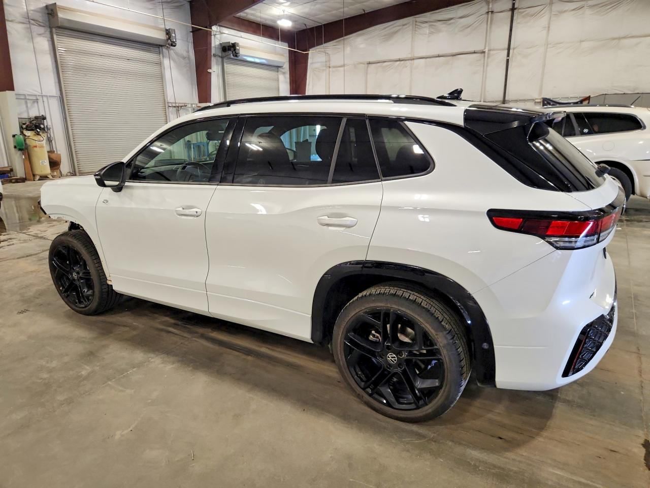 VOLKSWAGEN TIGUAN thumbnail 2
