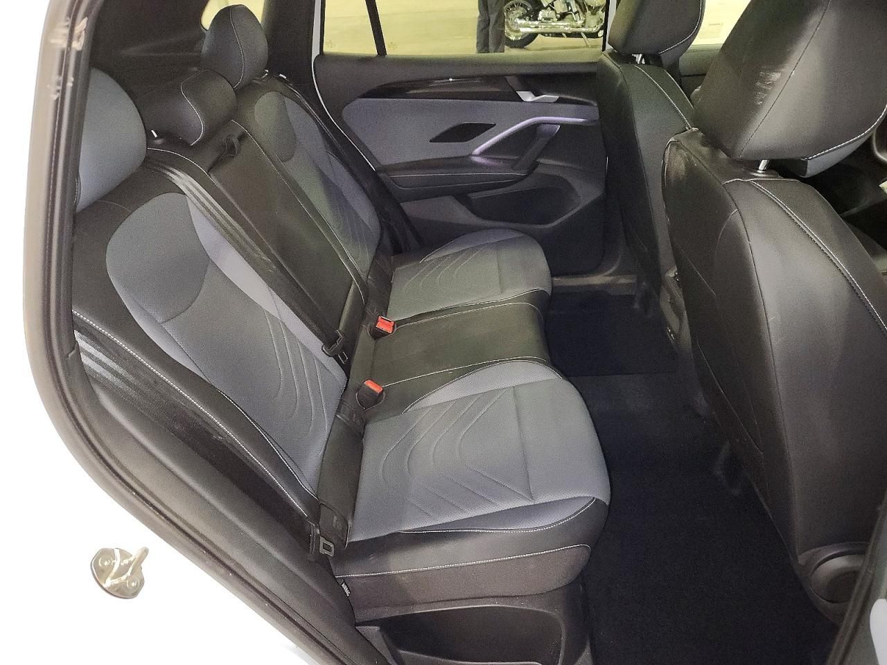 VOLKSWAGEN TIGUAN thumbnail 7