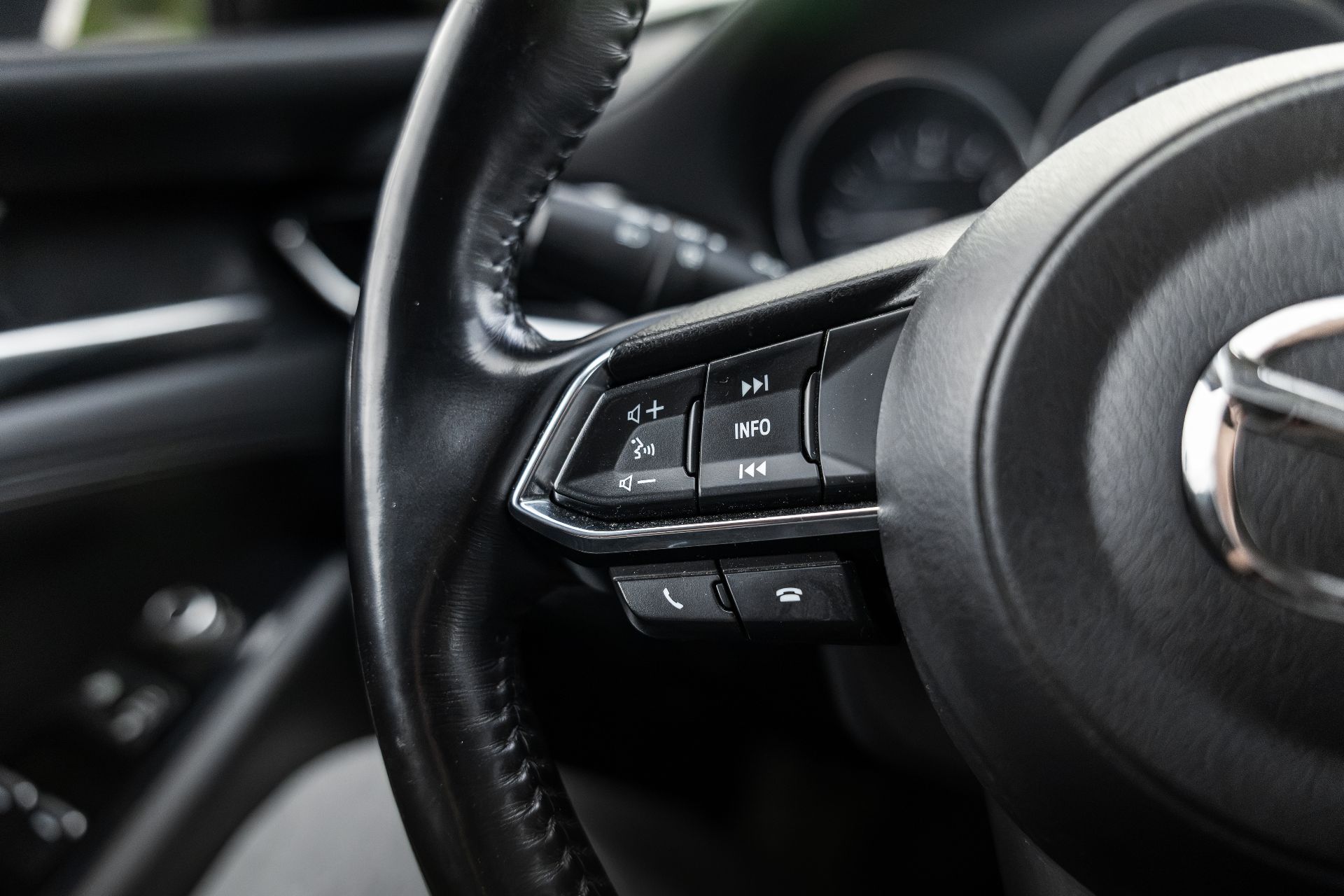 MAZDA 6 thumbnail 9