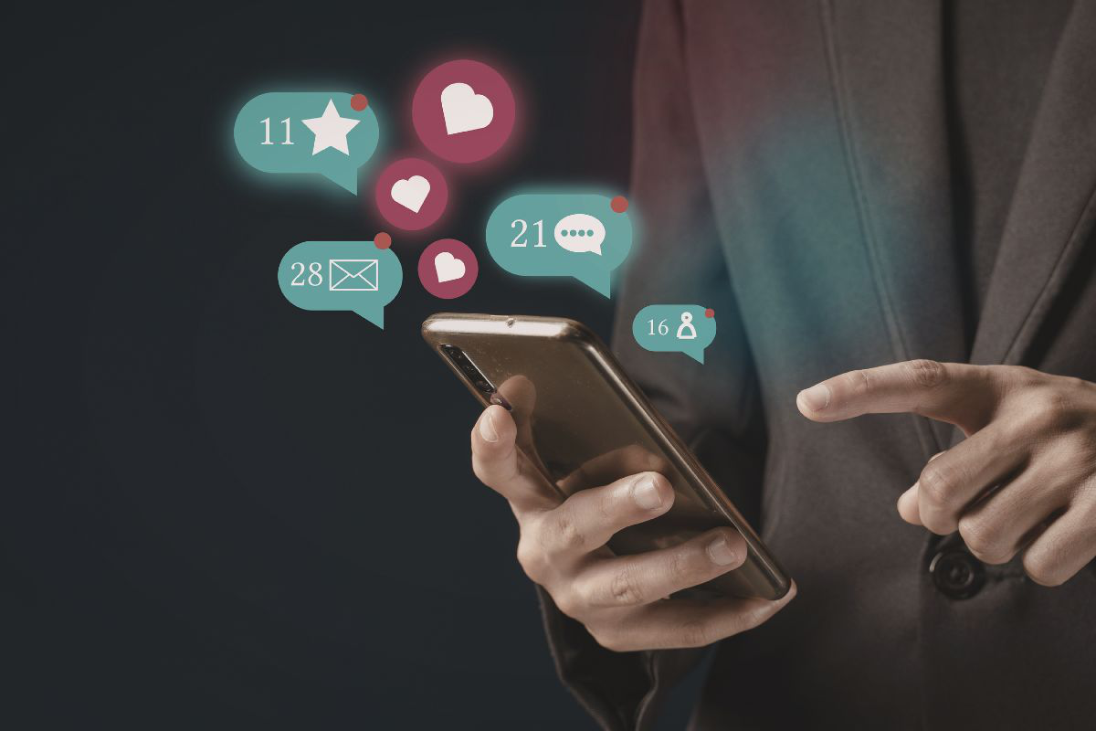10 Best Practices to Optimize a Video Ad for Social Media illustration