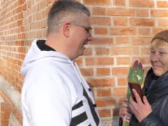 Александр Новиков поздравил жительниц Смоленска с 8 марта