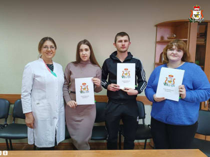 В Смоленской области 10 фельдшеров получили по 500 тысяч рублей