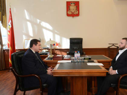Алексей Островский и генеральный директор АО «Гласс Маркет» обсудили инвестиционный проект, реализуемый в области