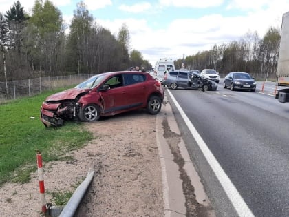 Василий Анохин поздравил работников скорой помощи с профессиональным праздником