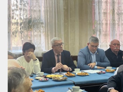 Александр Новиков в очередной раз встретился с ветеранским активом Смоленска