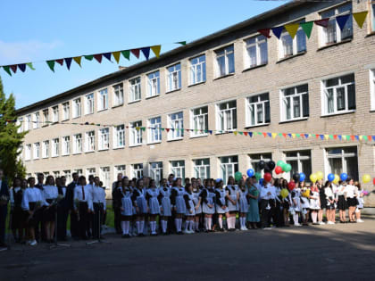 В школах Краснинского района прошли торжественные линейки, посвящённые началу нового учебного года