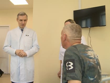 Василий Анохин навестил участников СВО в новом корпусе больницы реабилитации на Шевченко