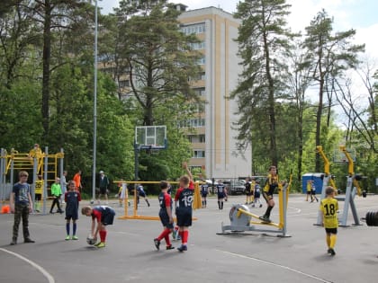В открытом в Красном Бору спортивном комплексе прошли детские футбольные соревнования