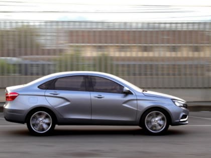 Автомобили в РФ подорожали из-за роста утильсбора и ослабления рубля