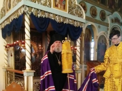 Божественная Литургия в Свято-Троицком кафедральном соборе
