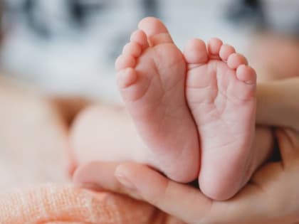 В Смоленске врачи приняли роды у женщины, которая не знала о своей беременности