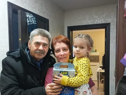 Улыбки ветеранов труда Смоленской области завоевывает ЛДПР