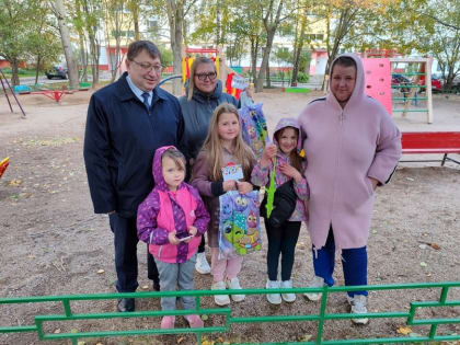 Александр Эфрон помог нескольким многодетным семьям