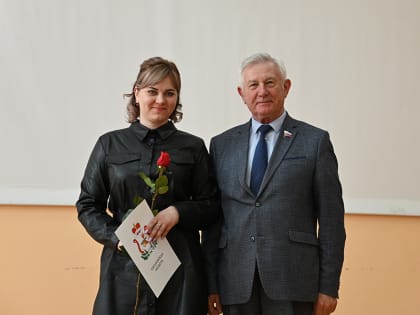 «Единая Россия» в Смоленской области поздравила работников скорой медпомощи