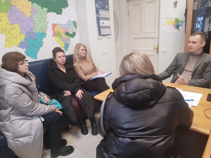 Сергей Леонов провёл приём граждан в Смоленске