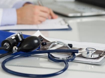 Как заманить врача в провинциальную больницу?