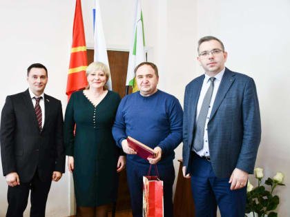 Церемония награждения на заседании Смоленской районной Думы