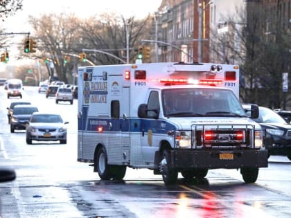 «Daily Mail»: телеведущую из США Уинфри положили в больницу с желудочным гриппом