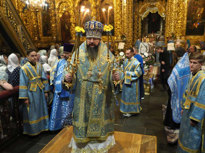 Митрополит Исидор совершил Всенощное бдение в канун праздника Успения Пресвятой Богородицы