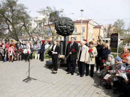 Анатолий Овсянкин вместе со смолянами почтил память погибших узников фашистских концлагерей