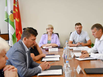 Заседание Смоленской районной Думы: важные решения и награды