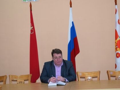 Вопросы ремонта и строительства - на особом контроле у главы муниципального образования "Духовщинский район" Бориса Петифорова