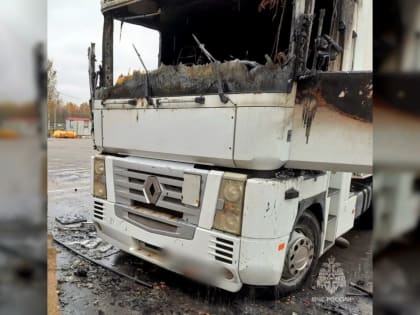 В Смоленской области дальнобойщик едва не сгорел, разогревая кофе в кабине фуры