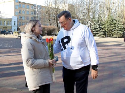 В центре Смоленска прошла ежегодная акция 8 Марта