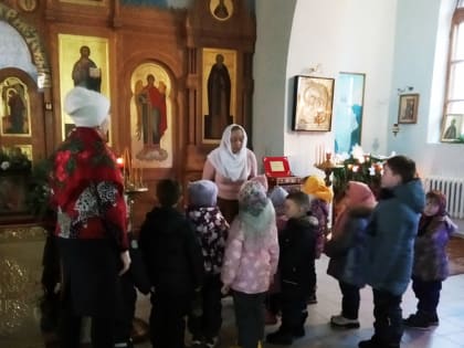 Старшая группа воспитанников детского сада №1 «Огонёк» посетила храм в честь Казанской иконы Божией Матери города Рудни