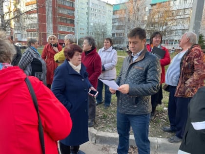 Евгений Рудак продолжает помогать жителям улицы Рыленкова