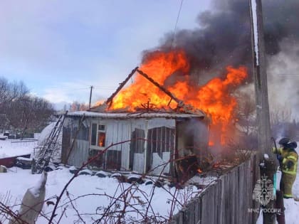 В Смоленской области за сутки горели два дачных дома