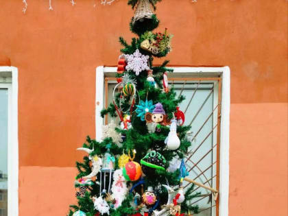 В Вяземской Детской художественной школе им.Альберта Сергеева выбрали лучшую елочную игрушку