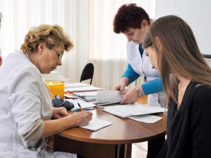 Алексей Островский поздравил смоленских поисковиков с праздником