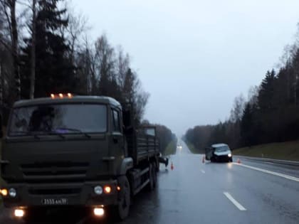 В Смоленске юные вандалы устроили взрывоопасную атаку на автостоянку