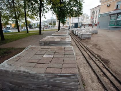 В Смоленске началось благоустройство сквера возле памятника Твардовскому и Теркину