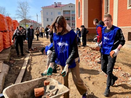 Время субботников и добрых дел. Как проходит рабочая неделя в районных отделениях «Единой России»