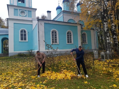 Приходы Демидовского благочиния приняли участие в общеобластном субботнике