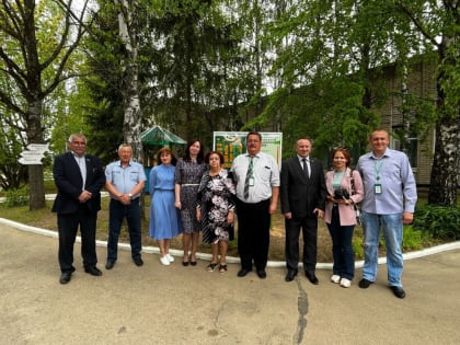 Окутать теплом и заботой