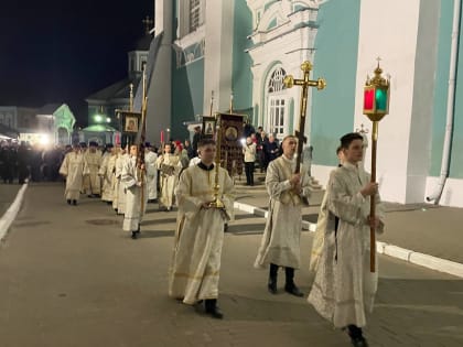 Митрополит Исидор возглавил Пасхальные богослужения в Свято-Успенском кафедральном соборе