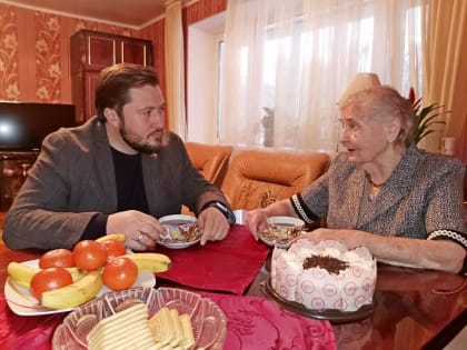 Депутаты горсовета от «Единой России» помогают смолянам в решении коммунальных проблем и следят за уборкой снега в своих микрорайонах