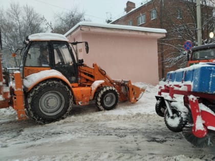 В Смоленске продолжается интенсивная уборка снега