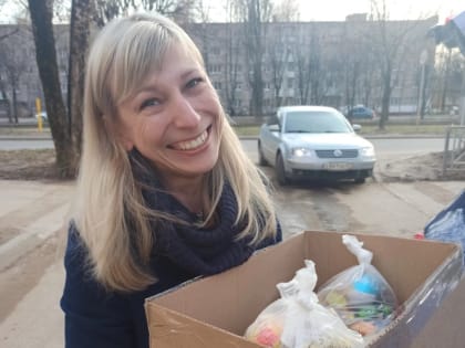 Добровольцы поздравили детей с праздником