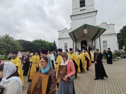 Владыка Сергий принял участие в праздничных мероприятиях посвященных Дню города Рославля.