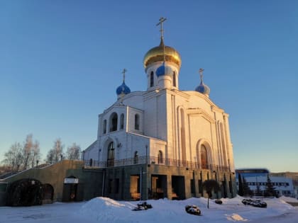 Митрополит Исидор совершил Божественную литургию в храме Святых Новомучеников