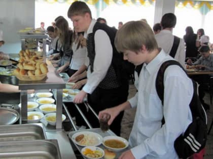 В школе №40 прошла проверка качества питания после сообщений в сети