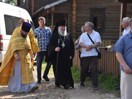 Преосвященнейший Сергий, епископ Вяземский и Гагаринский возглавил служение Божественной Литургии в храме иконы Божией Матери Одигитрии деревни Тёмкино