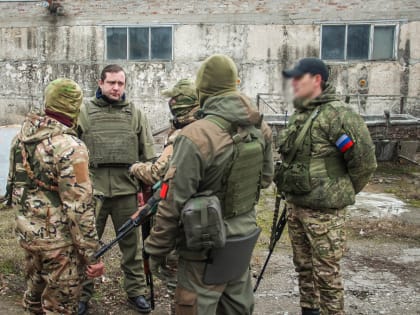 Алексей Островский поздравил смоленских военнослужащих в зоне СВО с Днём защитника Отечества